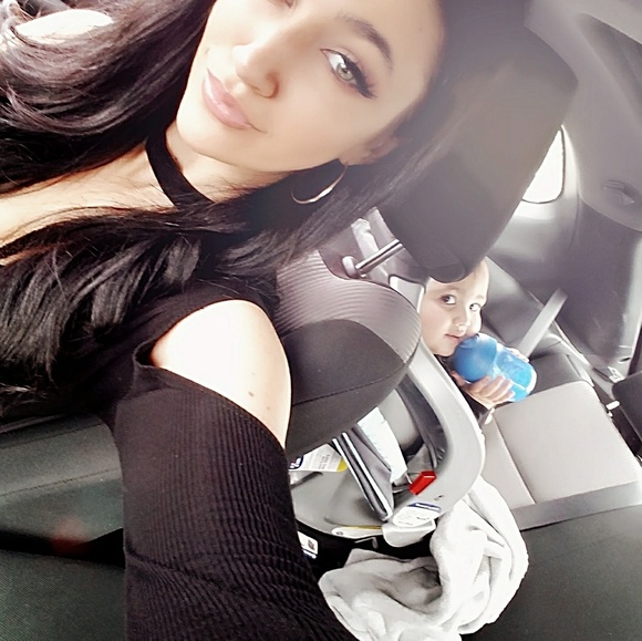 Meet your Posher, Emi - Picture 3 of 4